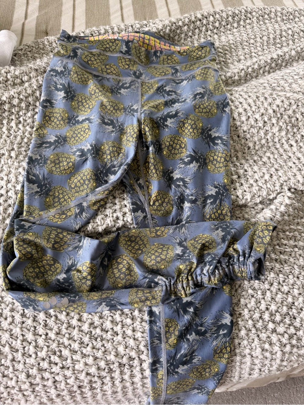 Woman’s Grey Pineapple Print Leggings